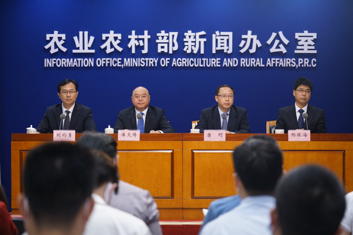 农业农村部:全国有1.5万家养殖场户受灾,直接经济损失22.5亿元,死亡生猪24.8万头,家禽644.6万羽