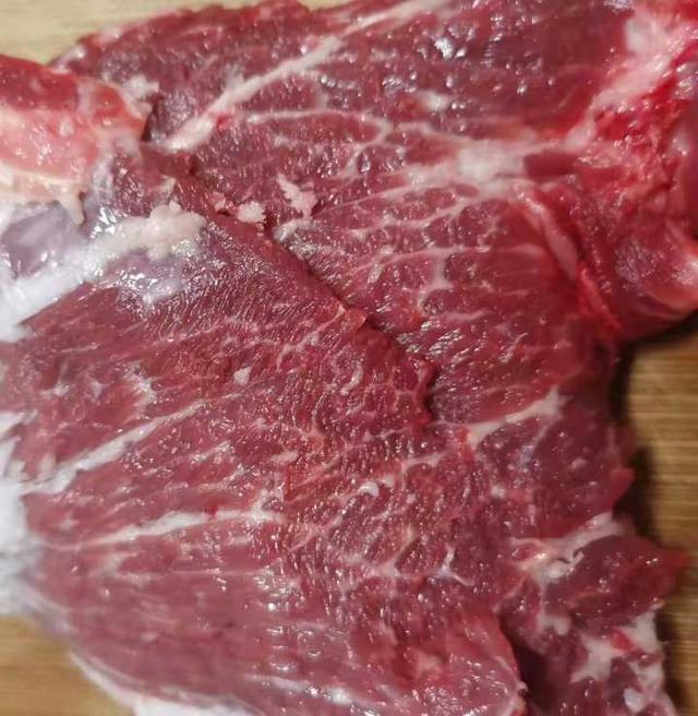 浙江自培优质黑猪被拍出3000万元高价