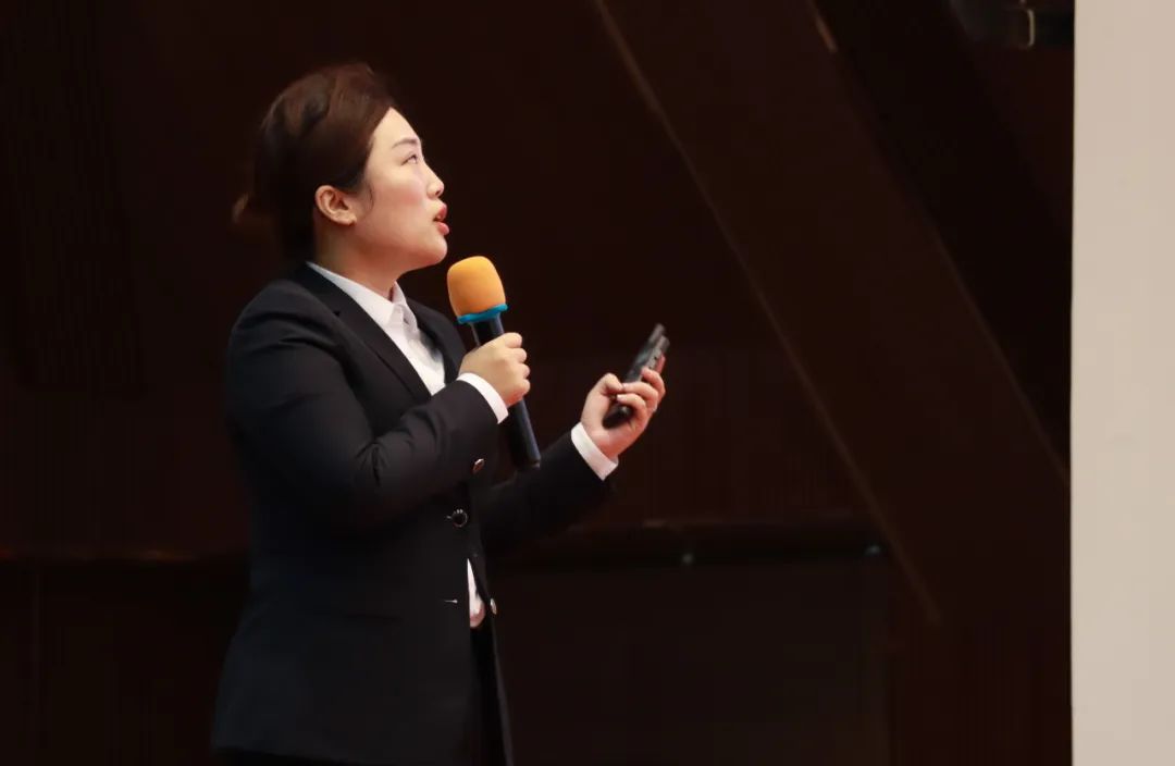 牧原集团举行第十四届拜师大典