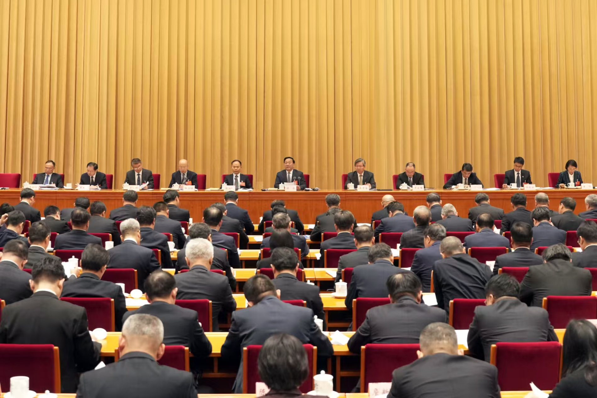 优化生猪产能调控机制，持续跟进肉牛奶牛产业纾困——全国农业农村厅局长会议在京召开